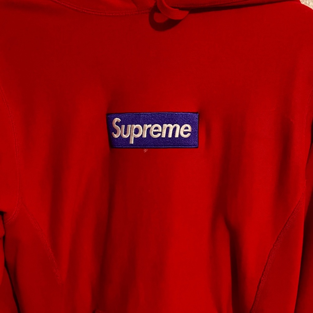 SUPREME® HOODIE PURPLE LOGO